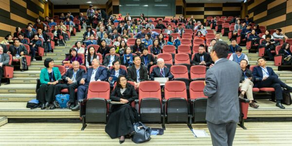 knowledge sharing in professional communities
